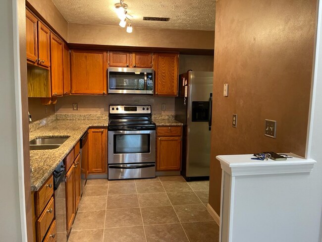 Building Photo - 1300 Cedarwood Dr