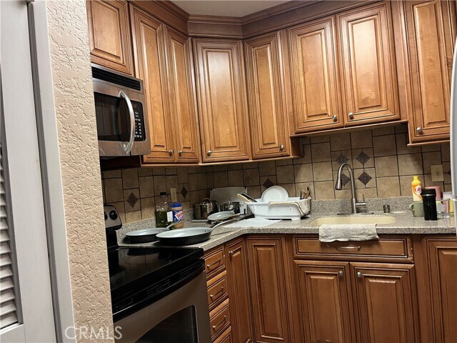 Building Photo - 22852 Hilton Head Dr