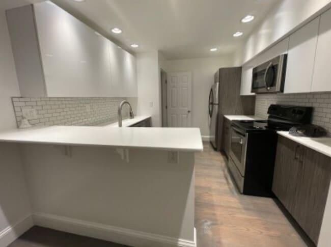 Building Photo - 125 Saint Botolph St