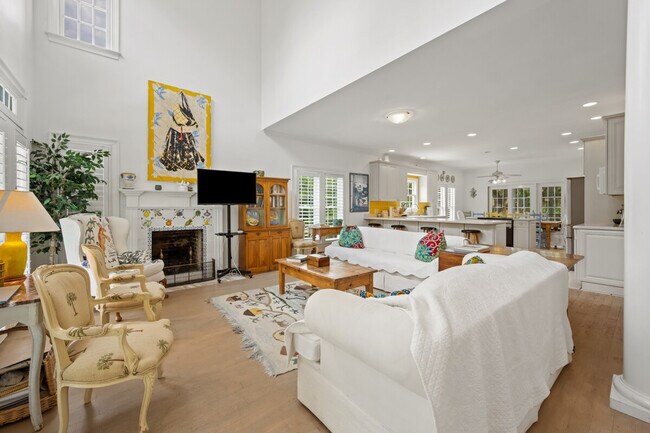 Building Photo - 635 Dune Oaks Dr