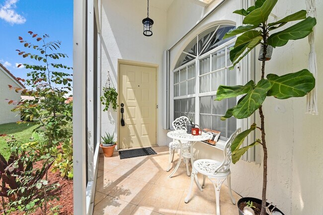 Foto del edificio - 6077 Lake Hibiscus Dr