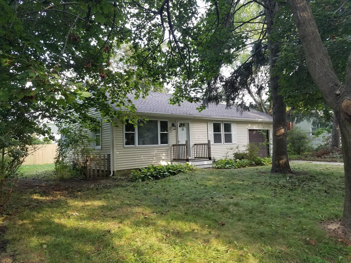 27 Audrey Ln, Centereach, NY 11720 House for Rent in Centereach, NY