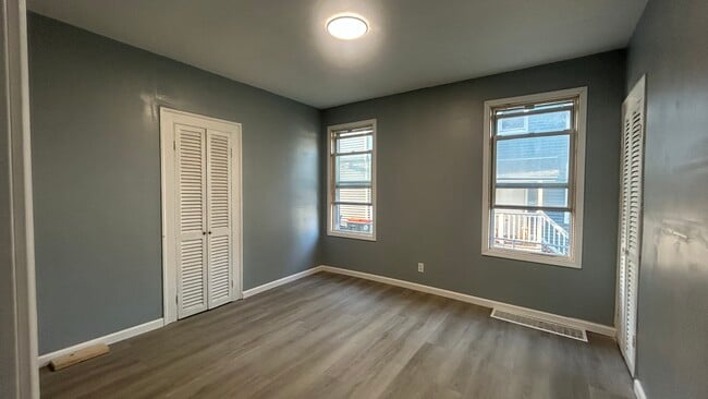 Building Photo - 170 Lewis Ave