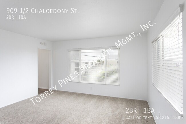 Foto del edificio - Bright 2 Bed/1 Bath in Pacific Beach ~ 2 B...