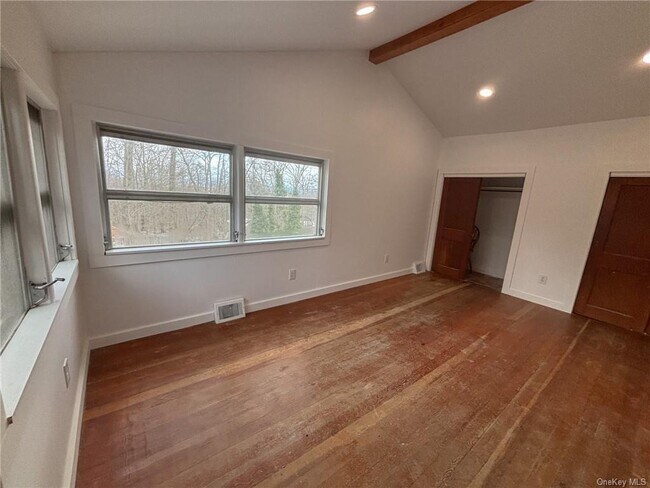 Building Photo - 52 Woodland Cir S