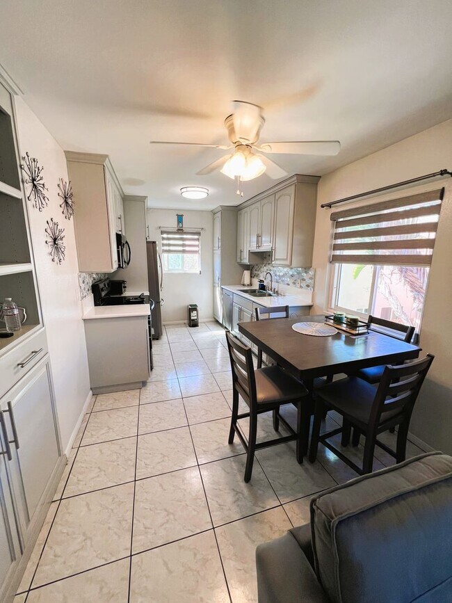 Foto del edificio - Updated 2 Bedroom, 1 Bath in North Park w/...