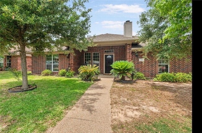Building Photo - 1515 Bluefield Ct
