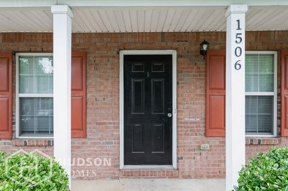 Building Photo - SELF TOUR NOW! - 1506 Locomotive Dr NE, Co...