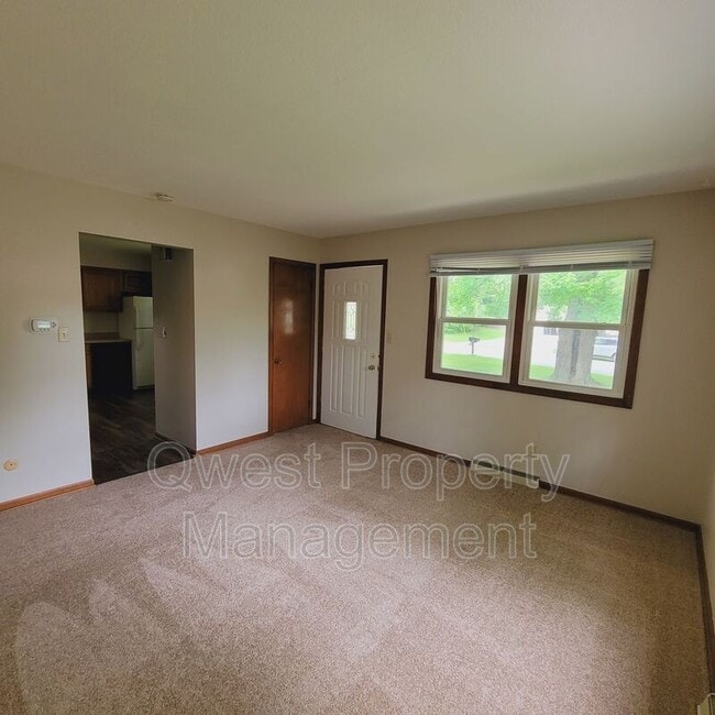 Building Photo - 2560 Ridgemoor Dr SE