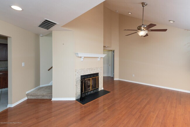 Building Photo - 1501 Buckingham Cir