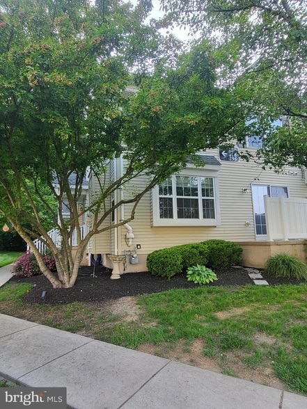 Building Photo - 284 Flagstone Rd