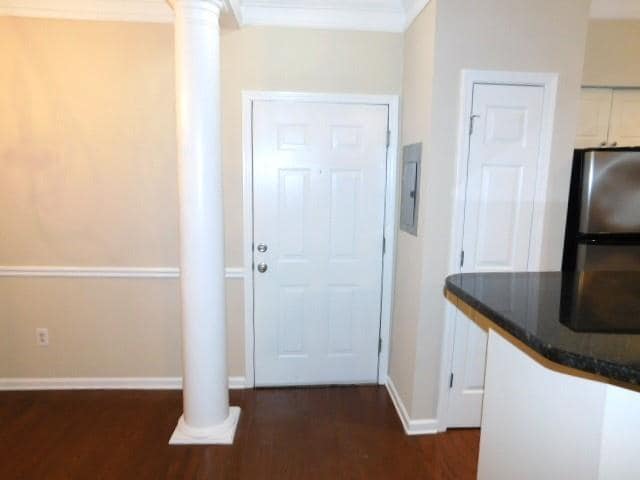Building Photo - 5559 Glenridge Dr