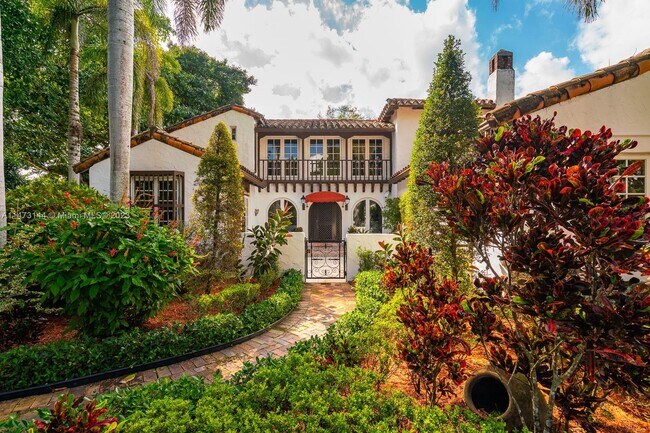 Building Photo - 2616 Granada Blvd