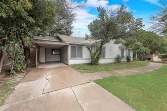 Building Photo - 109 Suttonwood Dr