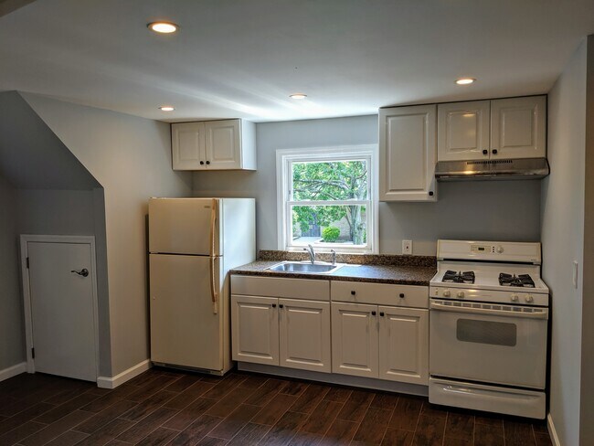 Cocina - 19 Kavrik St