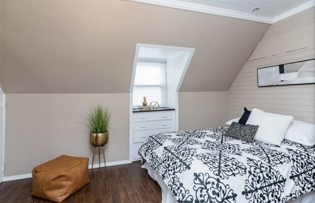 Photo du bâtiment - 913 Ashburn St