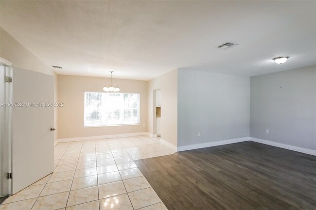 Foto del edificio - 810 NW 186th Dr