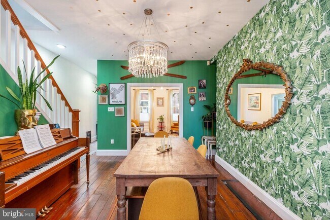 Foto del edificio - 2025 Bainbridge St