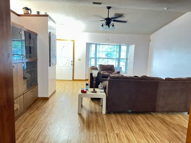 Foto del edificio - 1841 Fallon Blvd NE