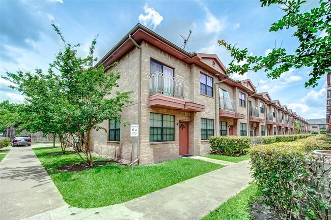 Building Photo - 9400 Bellaire Blvd