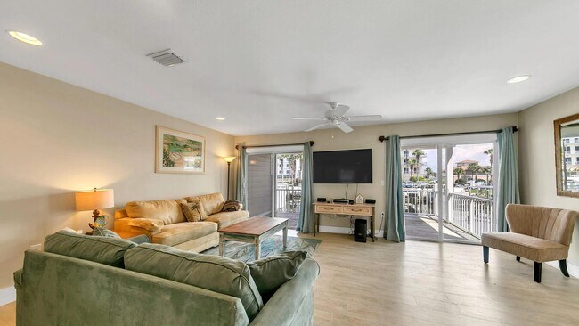 Foto del edificio - 445 Gulf Shore Dr