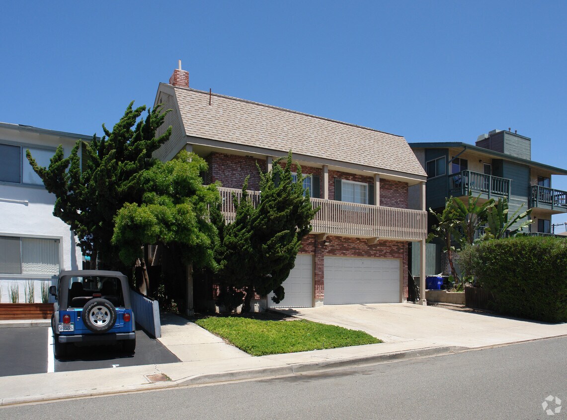 Primary Photo - 760 Sapphire St