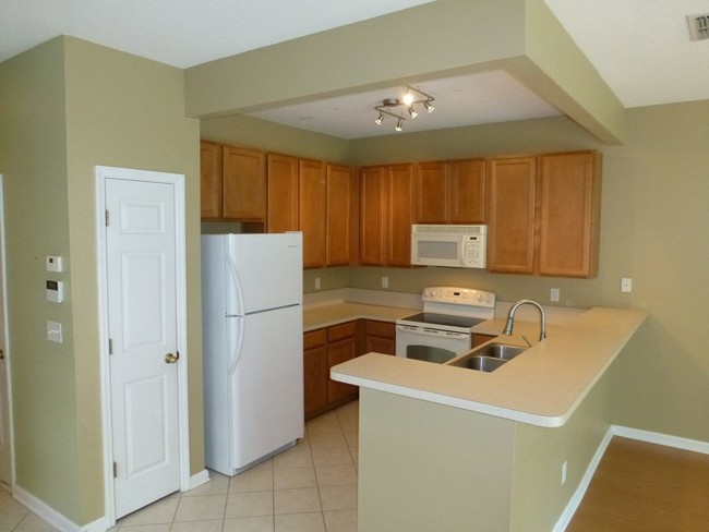 Building Photo - 5701 Parkstone Crossing Dr