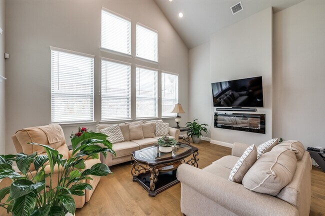 Foto del edificio - 9767 Maple Hill Ln