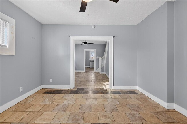 Foto del edificio - 408-408 N Parker Ave