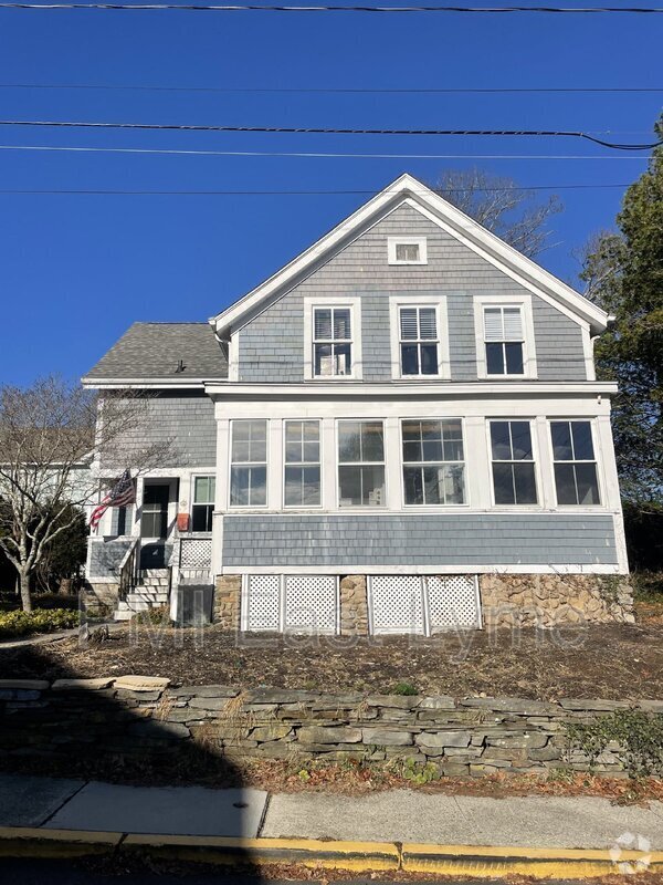 Building Photo - 26 Academy Ln