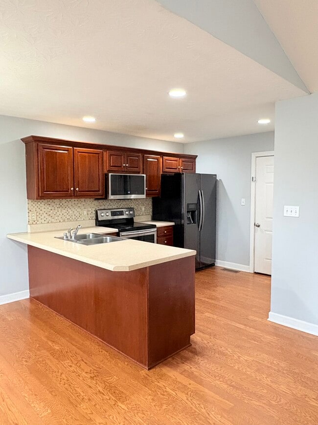 Building Photo - 567 Aries Ct