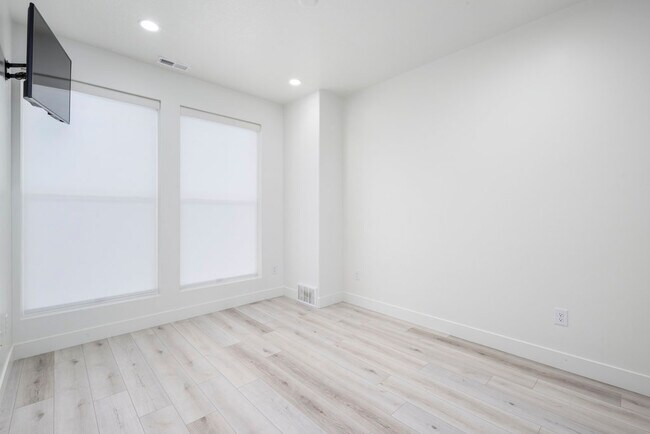 Foto del edificio - 11056 S Lake Run Rd