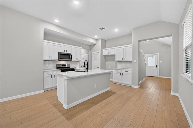 Foto del edificio - 222 Goosewood Dr