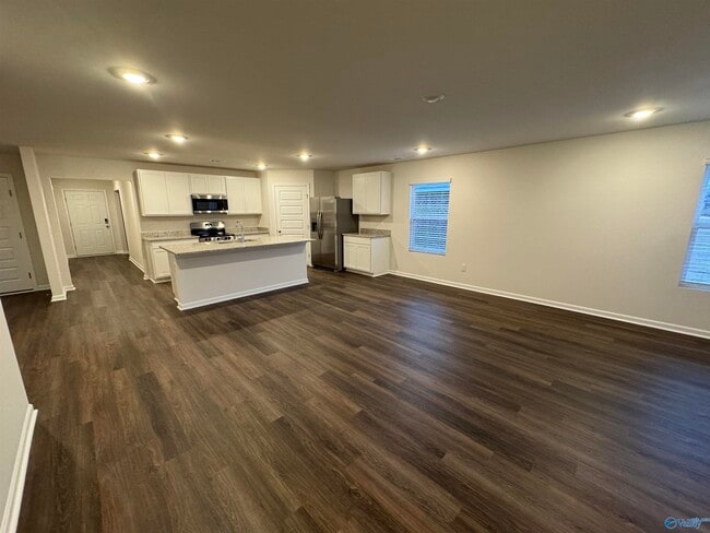 Foto del edificio - 398 Jackson Pt Cir