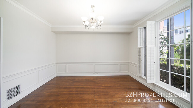 Foto del edificio - Updated 3Bedroom 3Bathroom In Prime Westwood