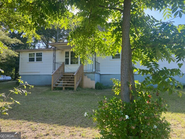Building Photo - 421 Avera Ln