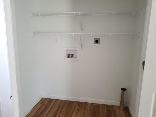 Foto del edificio - 402 N Pine St