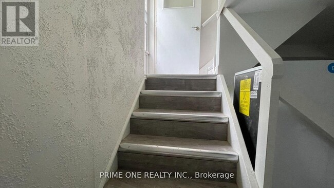 Building Photo - 164 Meadowvale Rd