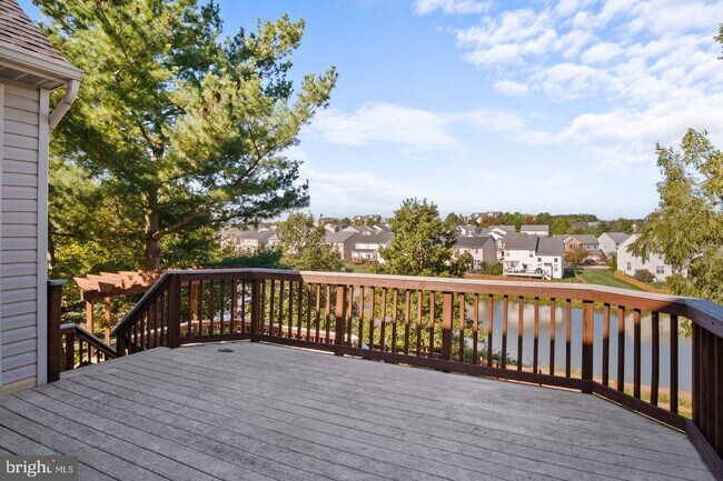 Building Photo - 211 Park Gate Dr SE
