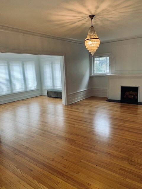 Building Photo - 1420 W Farragut Ave