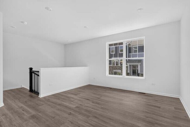 Building Photo - 445 Red Oak Cir