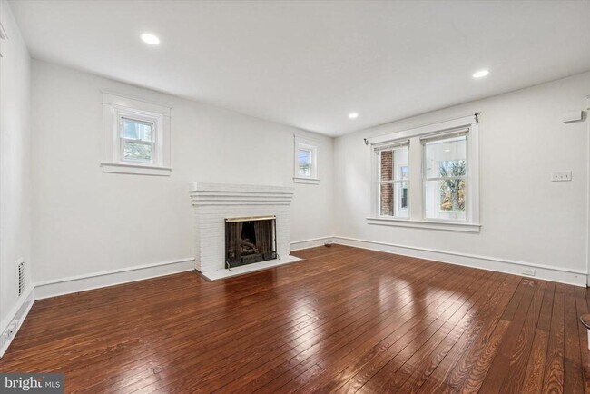 Foto del edificio - 10 W Jefferson St