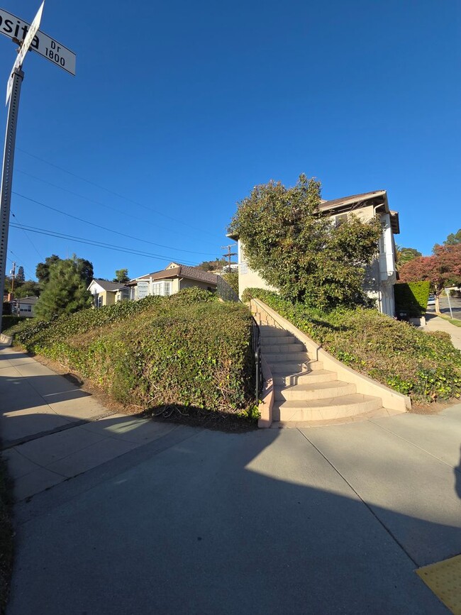 Building Photo - 2018-2022 N Verdugo Rd