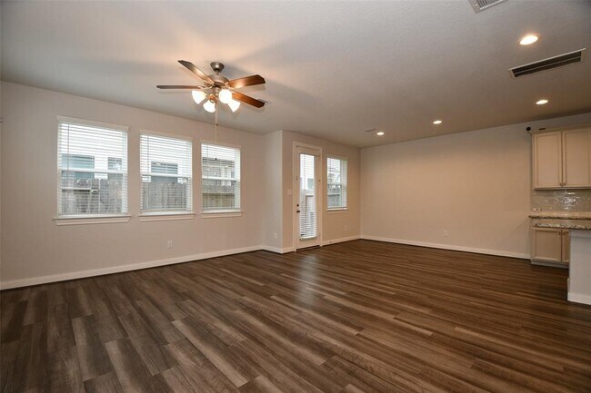 Building Photo - 9914 Brickhouse Dr