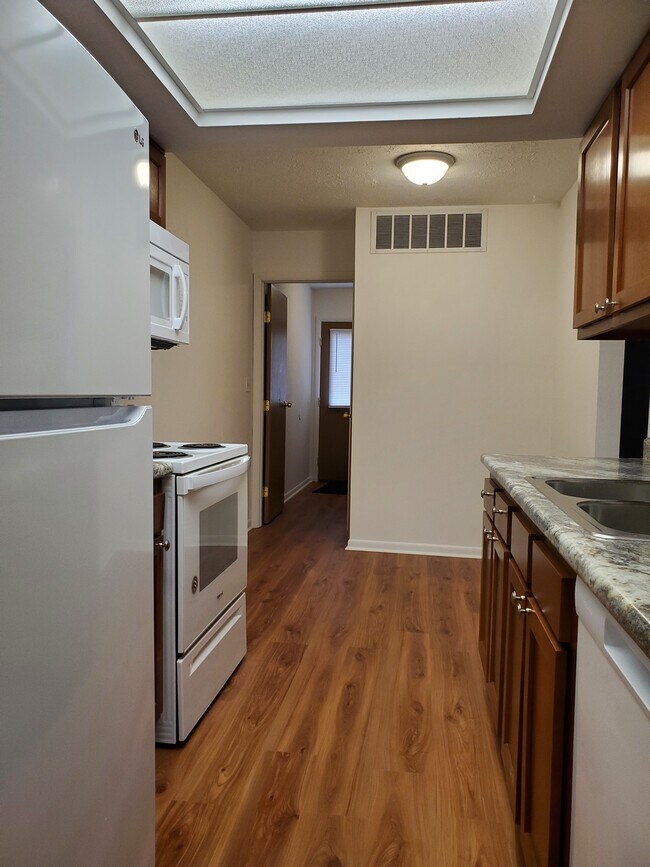 kitchen - 821 Sussex Place