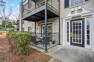 Building Photo - 3521 Essex Ave