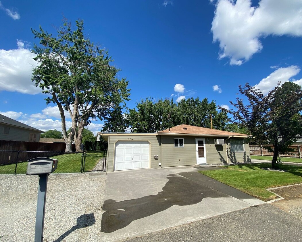 Primary Photo - 904 Rd 46
