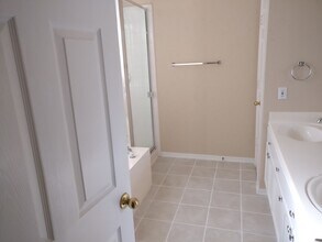 Building Photo - 4219 Margate Dr