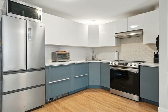 Foto del edificio - 100 E Brookline St