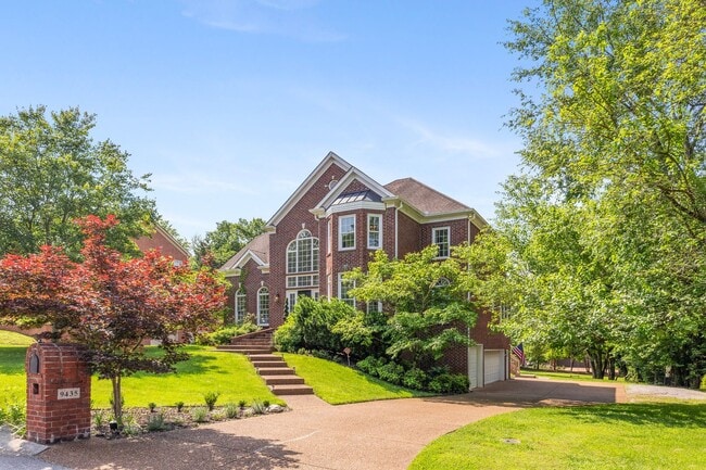 Building Photo - Luxury Furnished Home